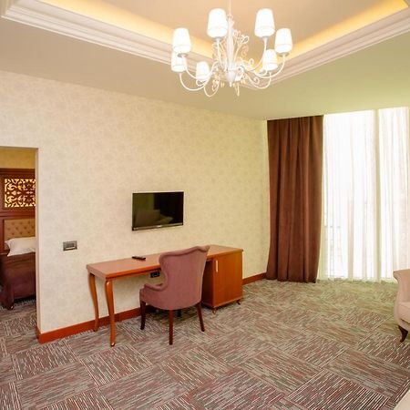 Azpetrol Hotel 库萨雷 外观 照片