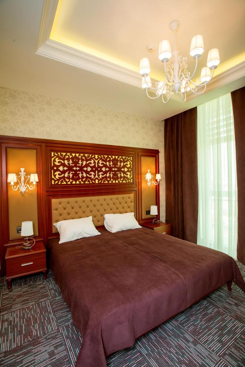 Azpetrol Hotel 库萨雷 外观 照片