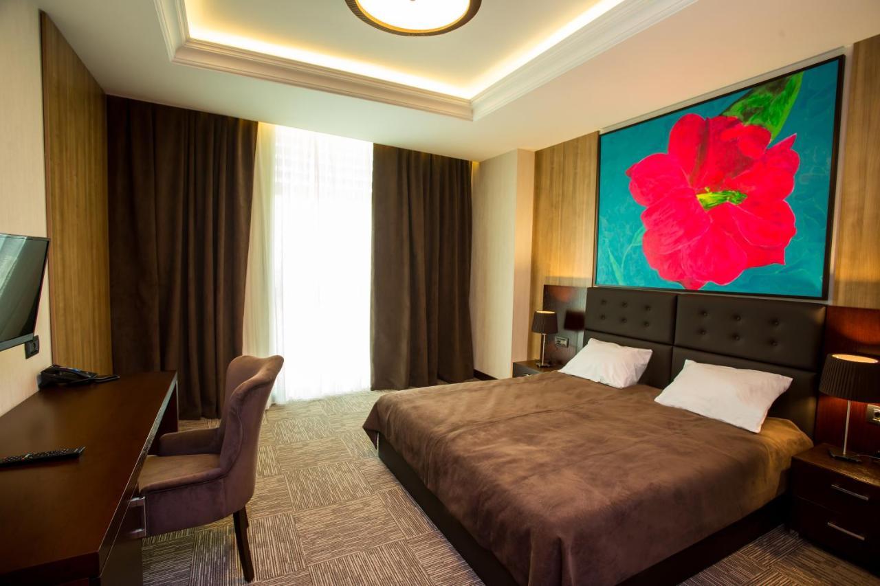 Azpetrol Hotel 库萨雷 外观 照片